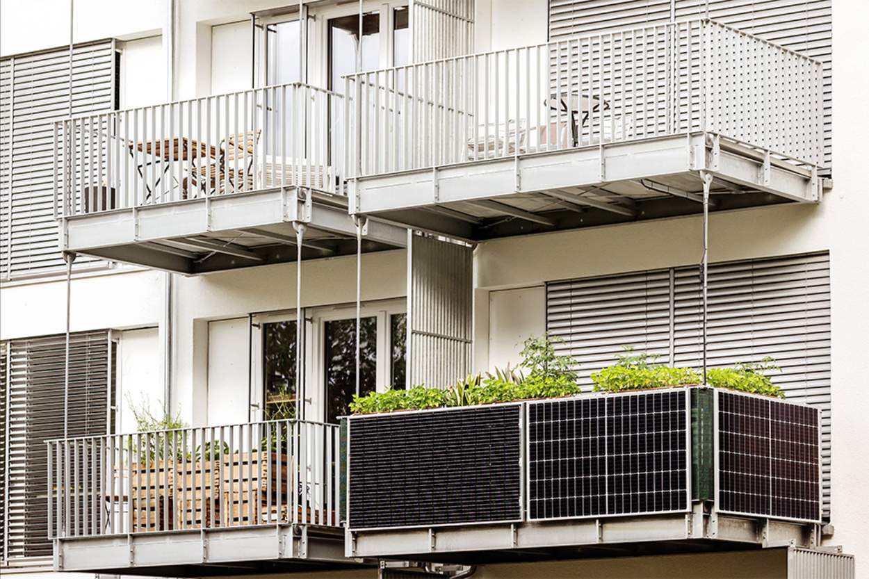 Balkon­kraftwerk bei Elektro Ertle in Dornstadt